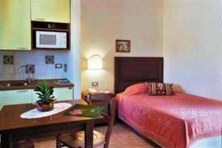 Residence Hotel La Vetreria Catania Habitación foto